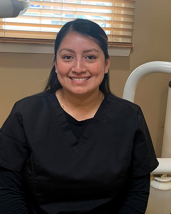 Lleisy Dental Assistant